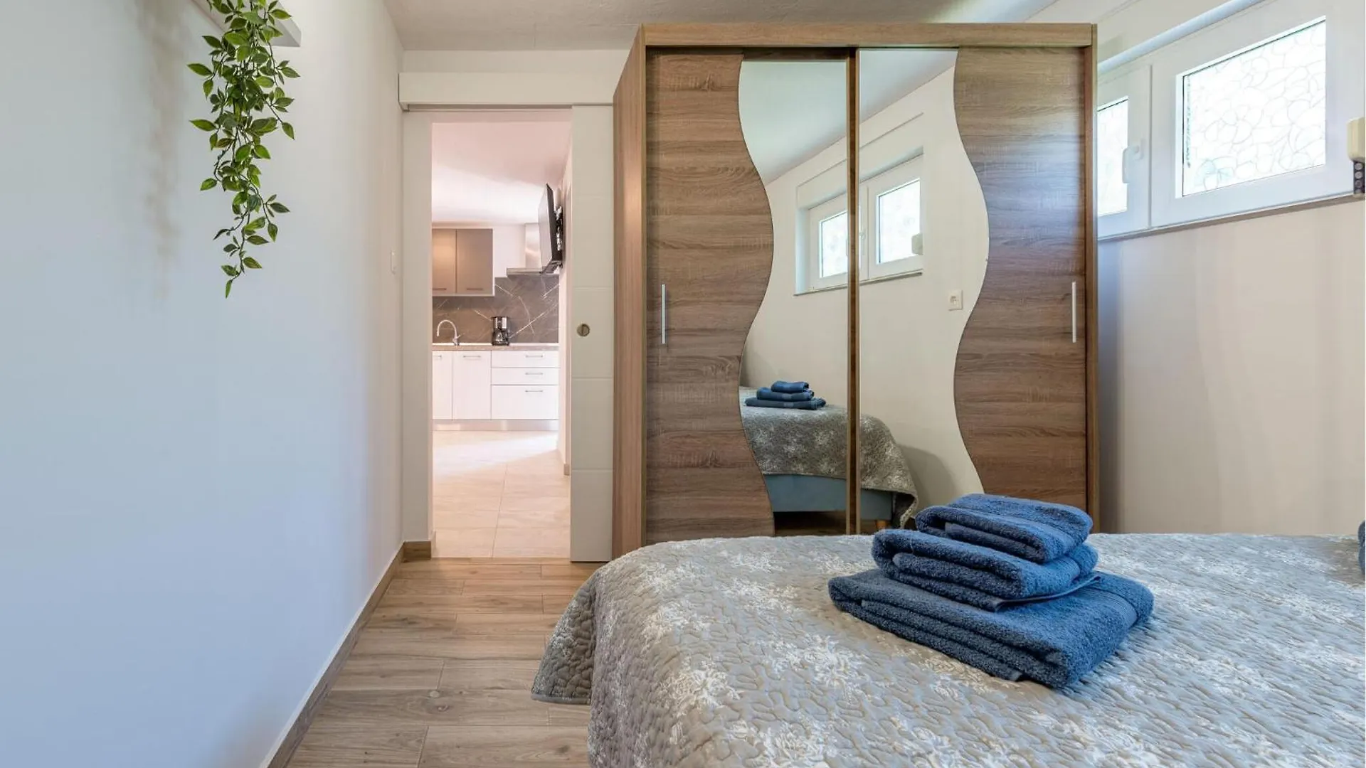 Amazing Apartment In Zdrelac With Jacuzzi